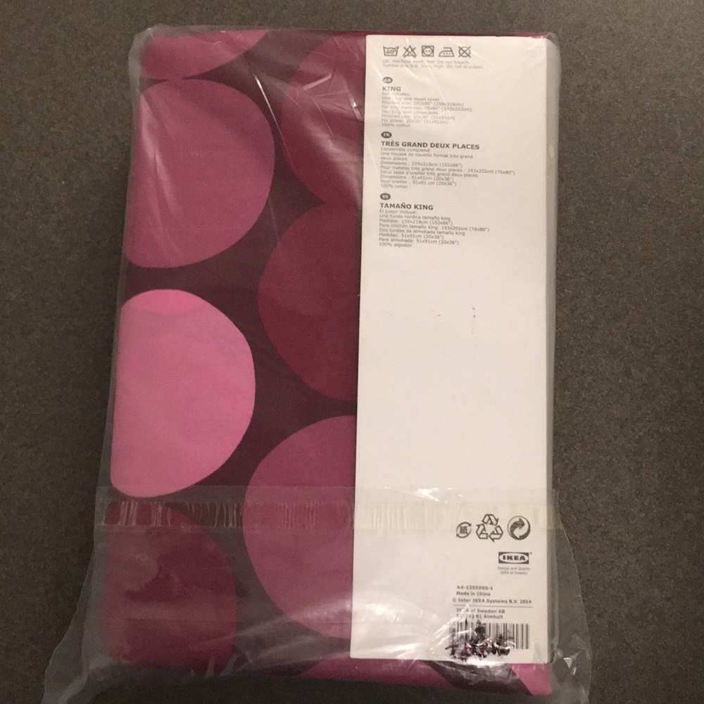 New IKEA King Duvet and Two King Size Pillowcases - Picture 3 of 4